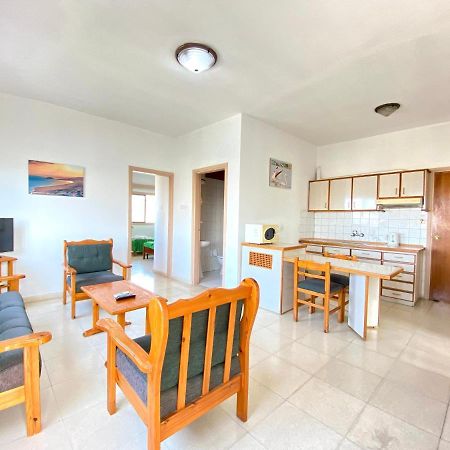 קיירניה Kaan Hotel & Apartment מראה חיצוני תמונה